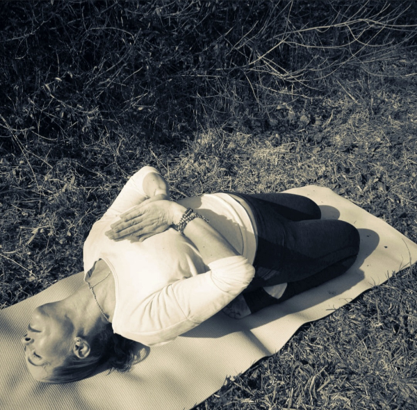 sandra burkhalter - inhaberin von yogaflow naturzauber hat diverse Ausbildungen in Naturheilverfahren absolviert